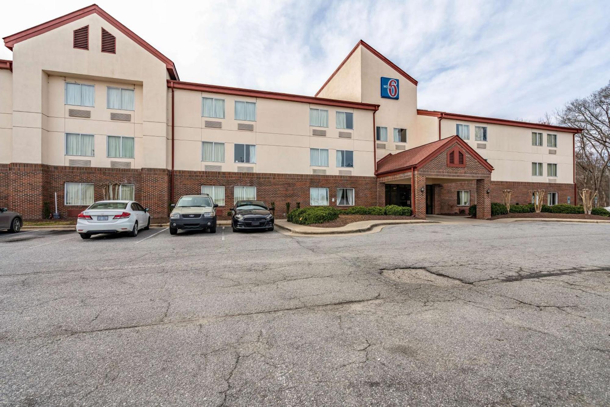 Staying In North Carolina: 5 Luxury Hotels Compared
