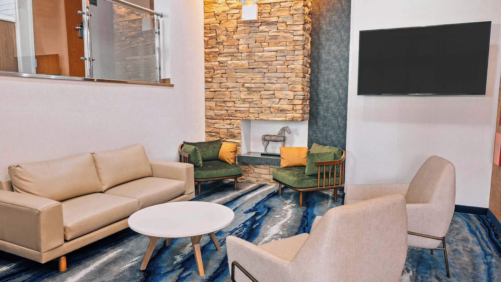 Staying in Queens: 4 Golf Hotels Compared for Your Next Trip