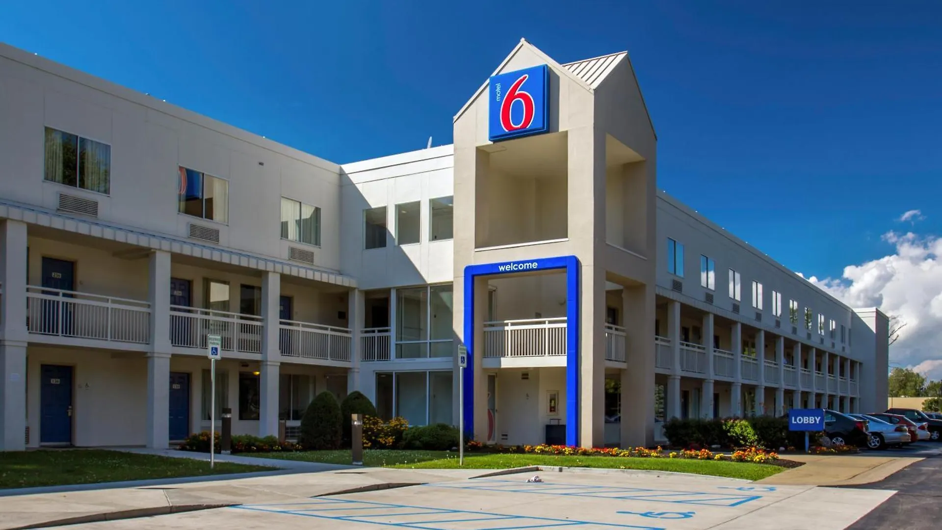 4 Airport Hotels Near UB School of Medicine Worth Booking