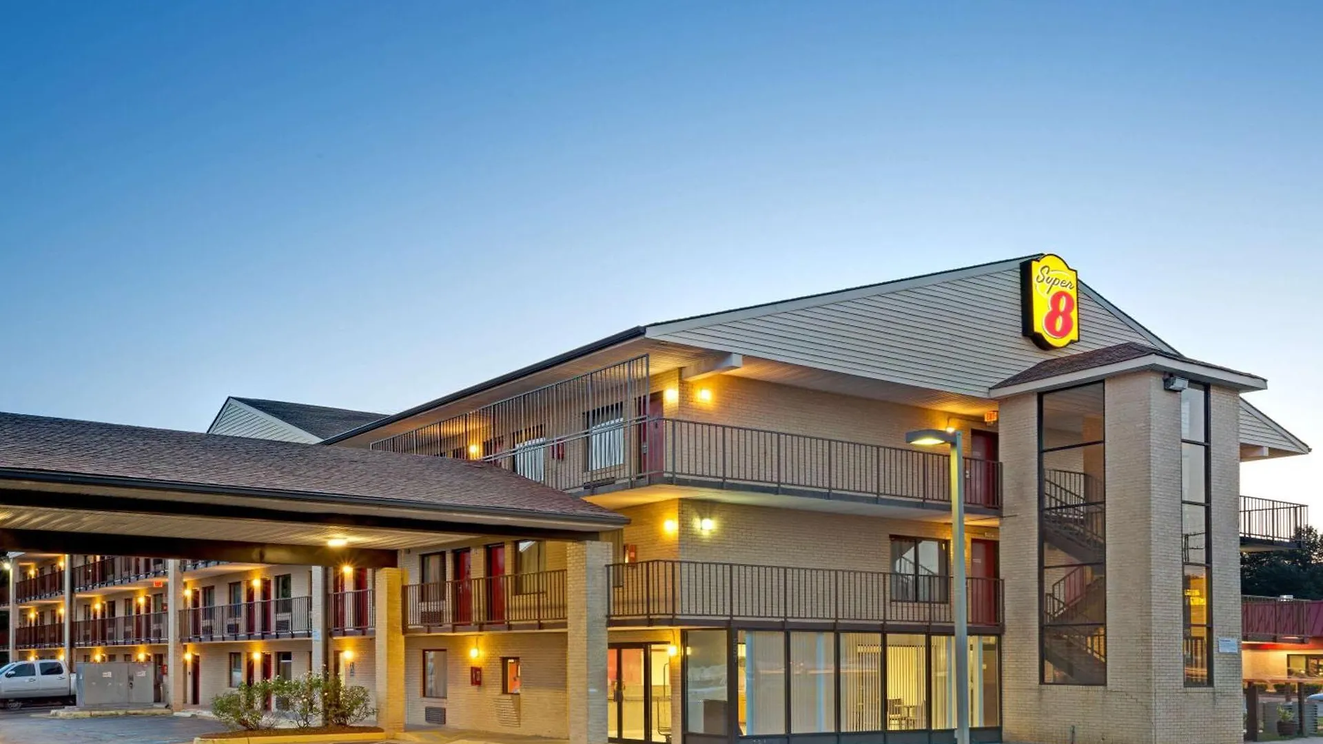Where to Stay Near Ferry Farm: 6 Top 3-Star Hotels