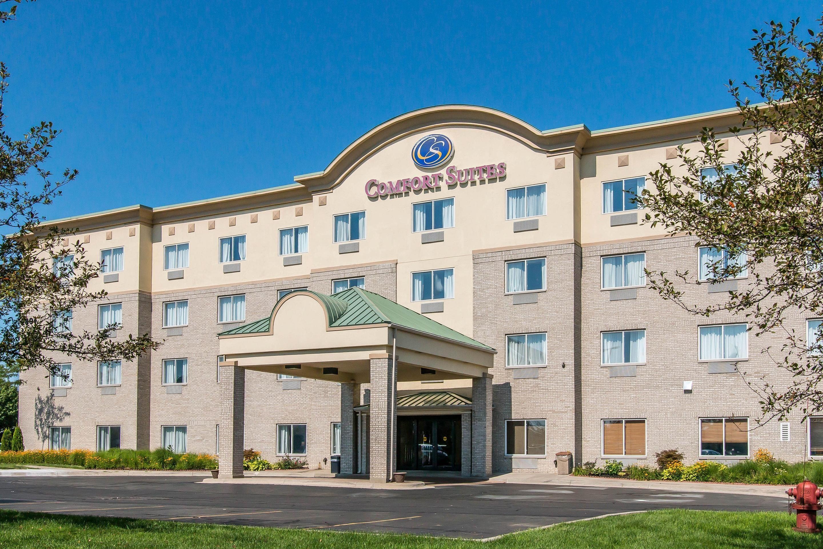 Where to Stay Near Links of Novi: 2 Best Budget Hotels