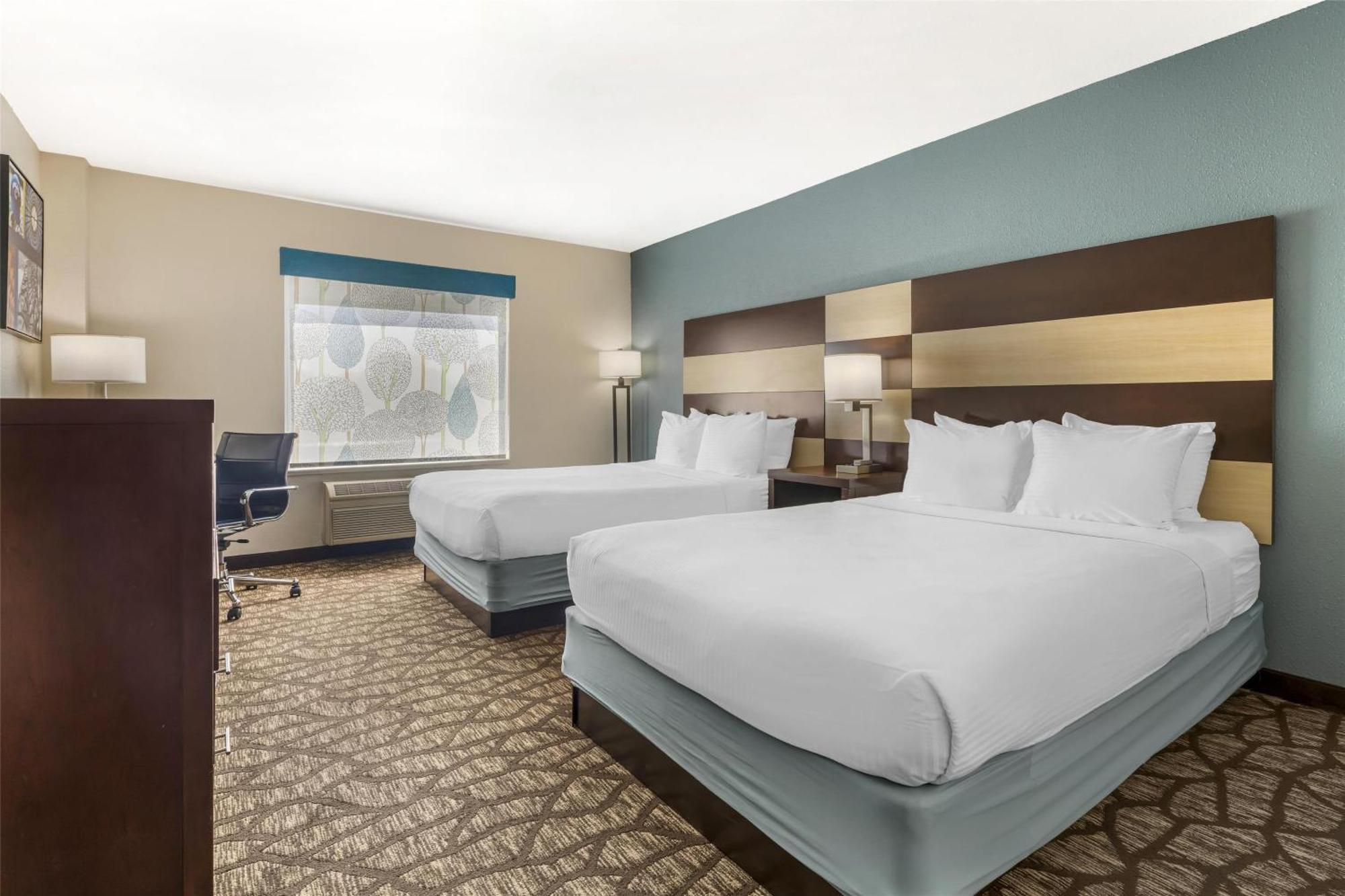 8 Smart 3-Star Hotels Near Louis Joliet Pointe Worth Booking
